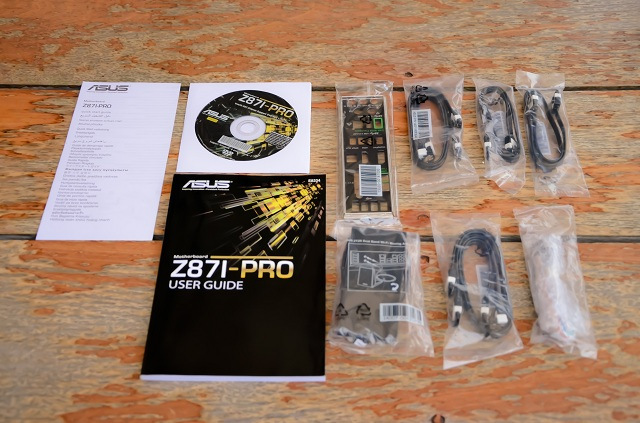 ASUS Z87I-PRO - Accessories 02